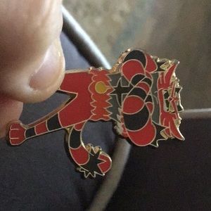 Incineroar Pokémon pin